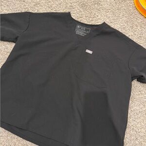 FIGS oversized scrub Black top